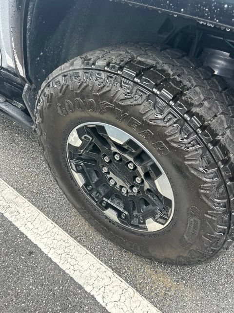 Certified Used 2025 Meteorite Metallic (Grey) GMC 2X image 7