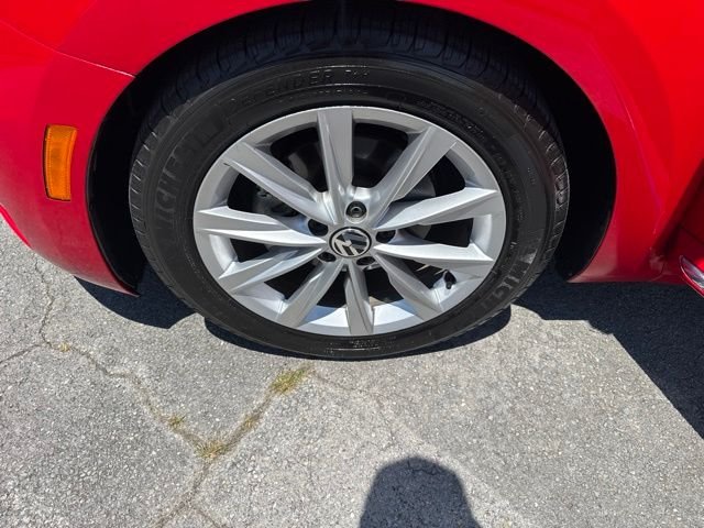 Used 2017 Red Volkswagen 1.8T SE image 15