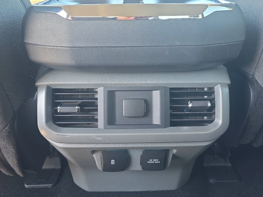 Used 2024 Oxford White Ford XLT image 17