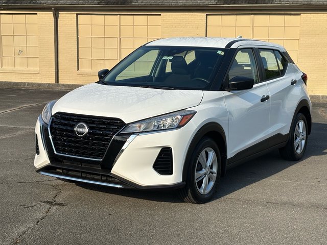 2025 Nissan Kicks S