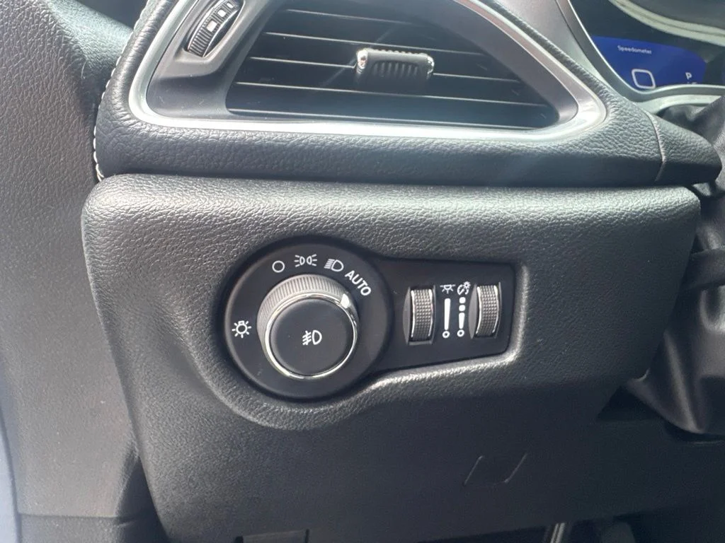 2025 Chrysler Pacifica Limited - Photo 32