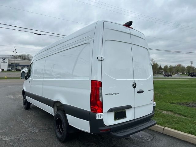 New 2026 Arctic White Mercedes-Benz Cargo 170 WB image 3
