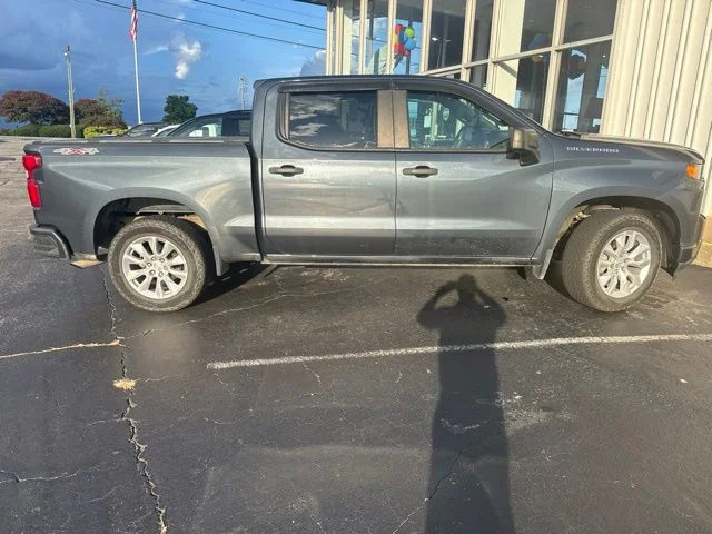 Used 2021 Gray Chevrolet Custom image 7