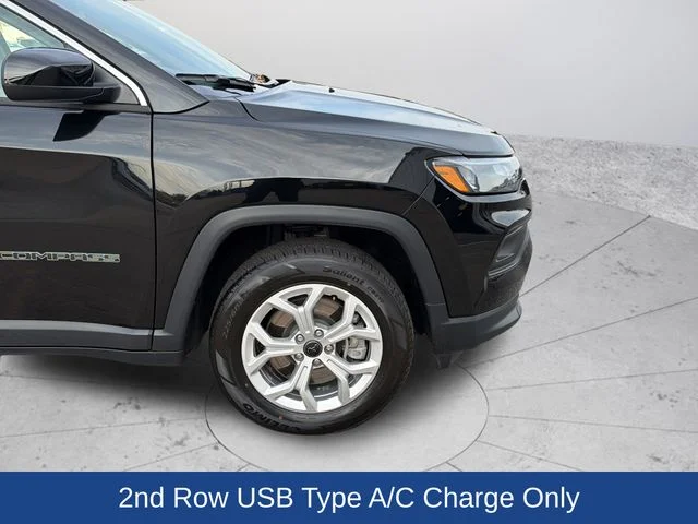 Used 2025 Black Jeep Latitude image 33