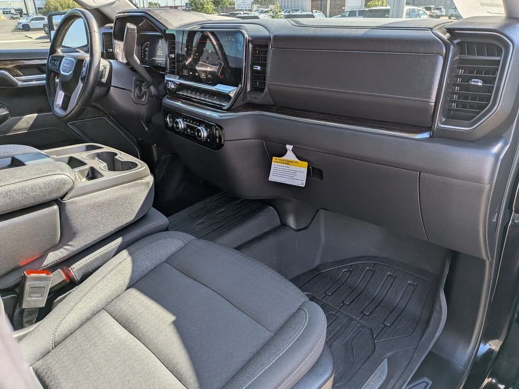 Used 2024 Onyx Black GMC Elevation image 23