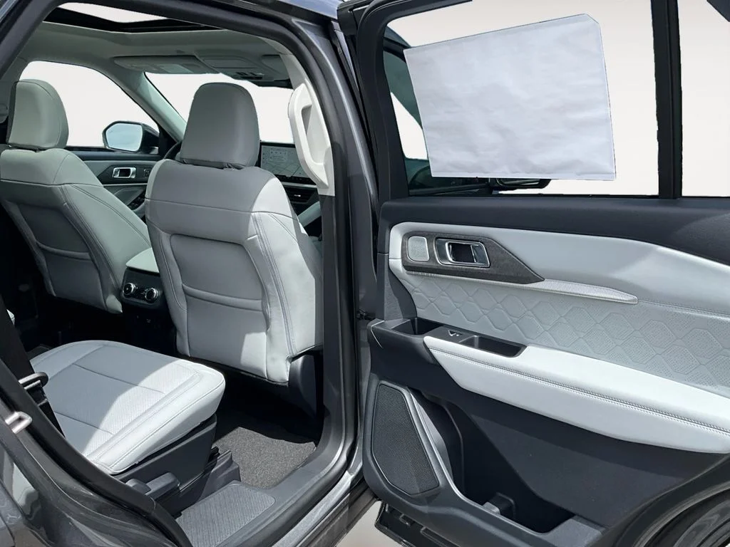 New 2026 CARBONIZED GRAY METALLIC Ford Platinum image 12