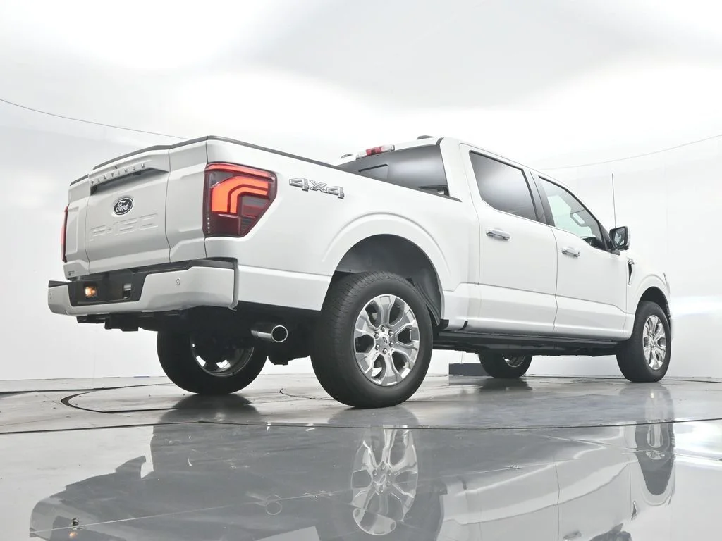 New 2026 Star White Metallic Tri-Coat Ford Platinum® image 37