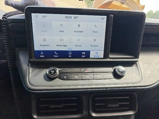 Used 2024 White Ford Lariat image 9