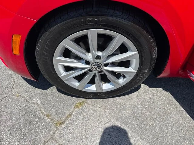 Used 2017 Red Volkswagen 1.8T SE image 15