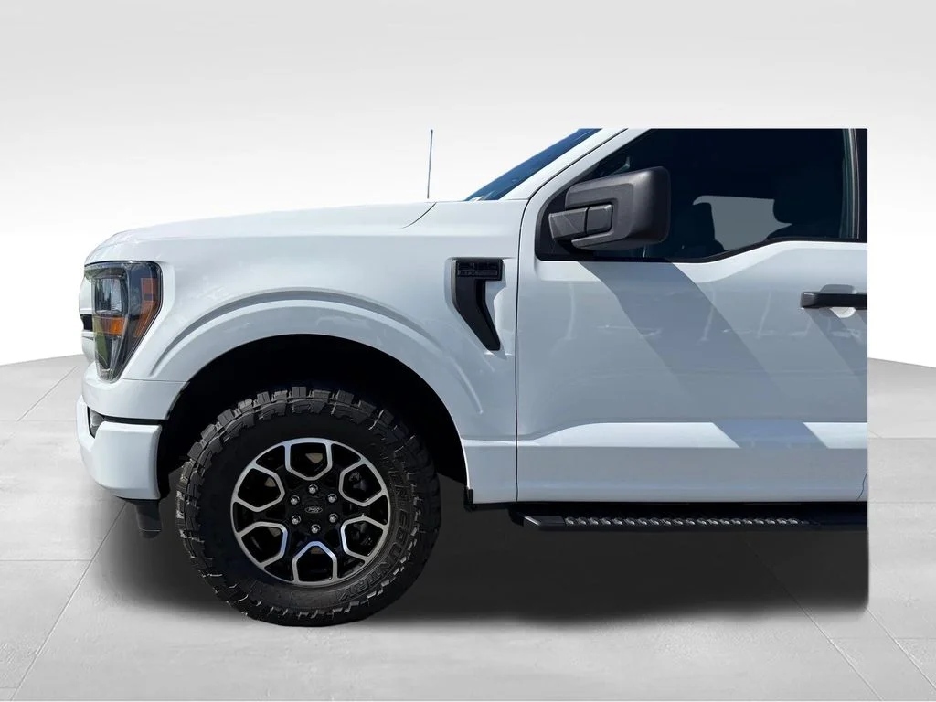 Used 2023 White Ford XL image 25