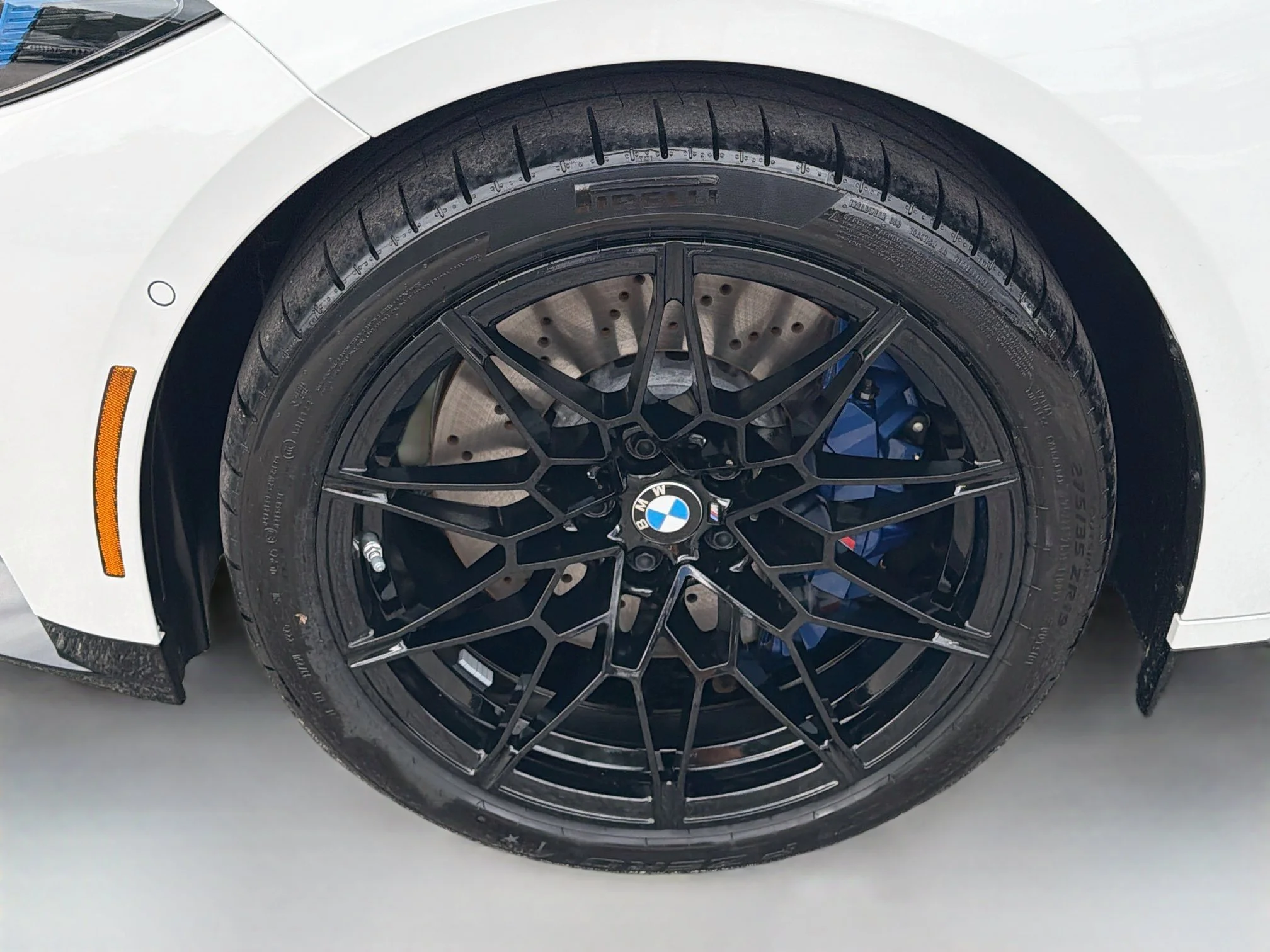 New 2027 Alpine White BMW Competition xDrive image 40