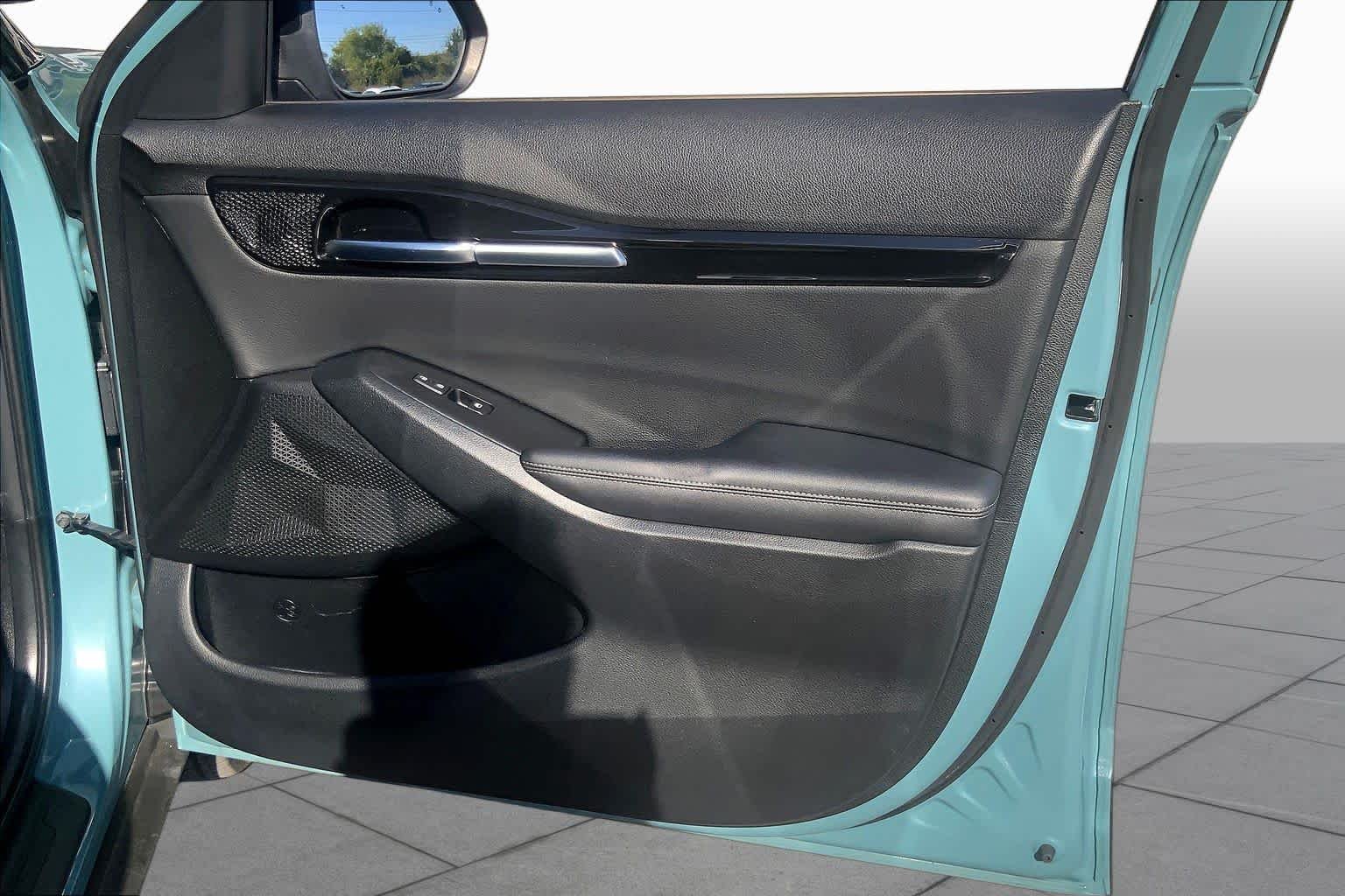 Certified Used 2025 Pluton Blue/Black Roof Kia S image 21