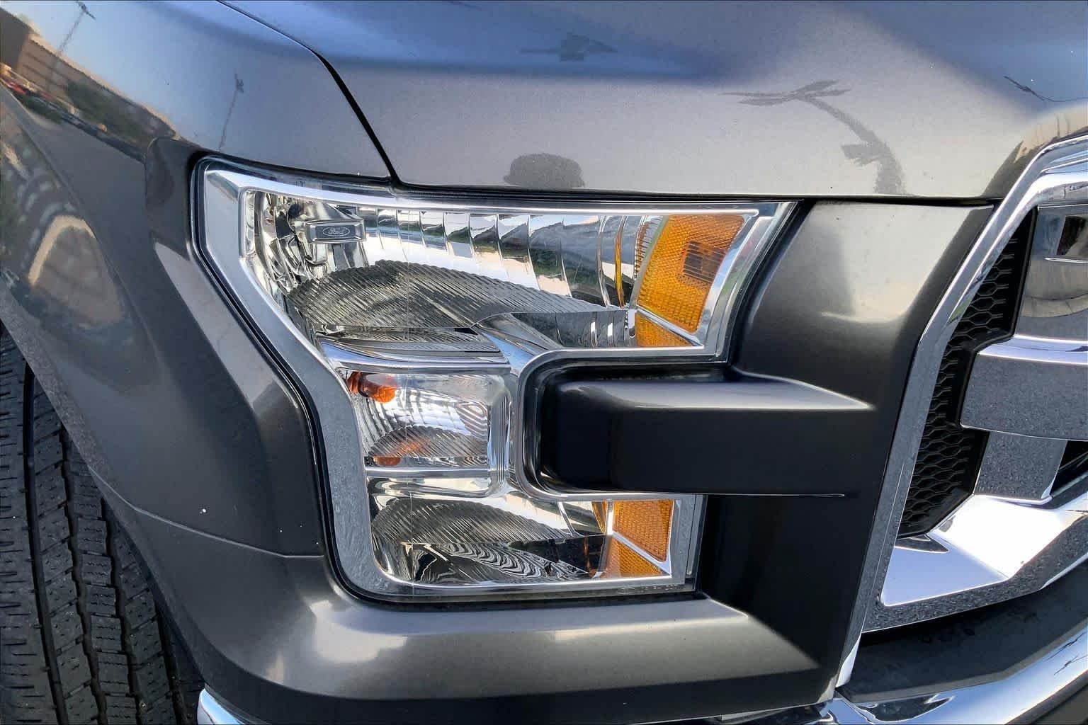 Used 2016 Magnetic Metallic Ford XLT image 25