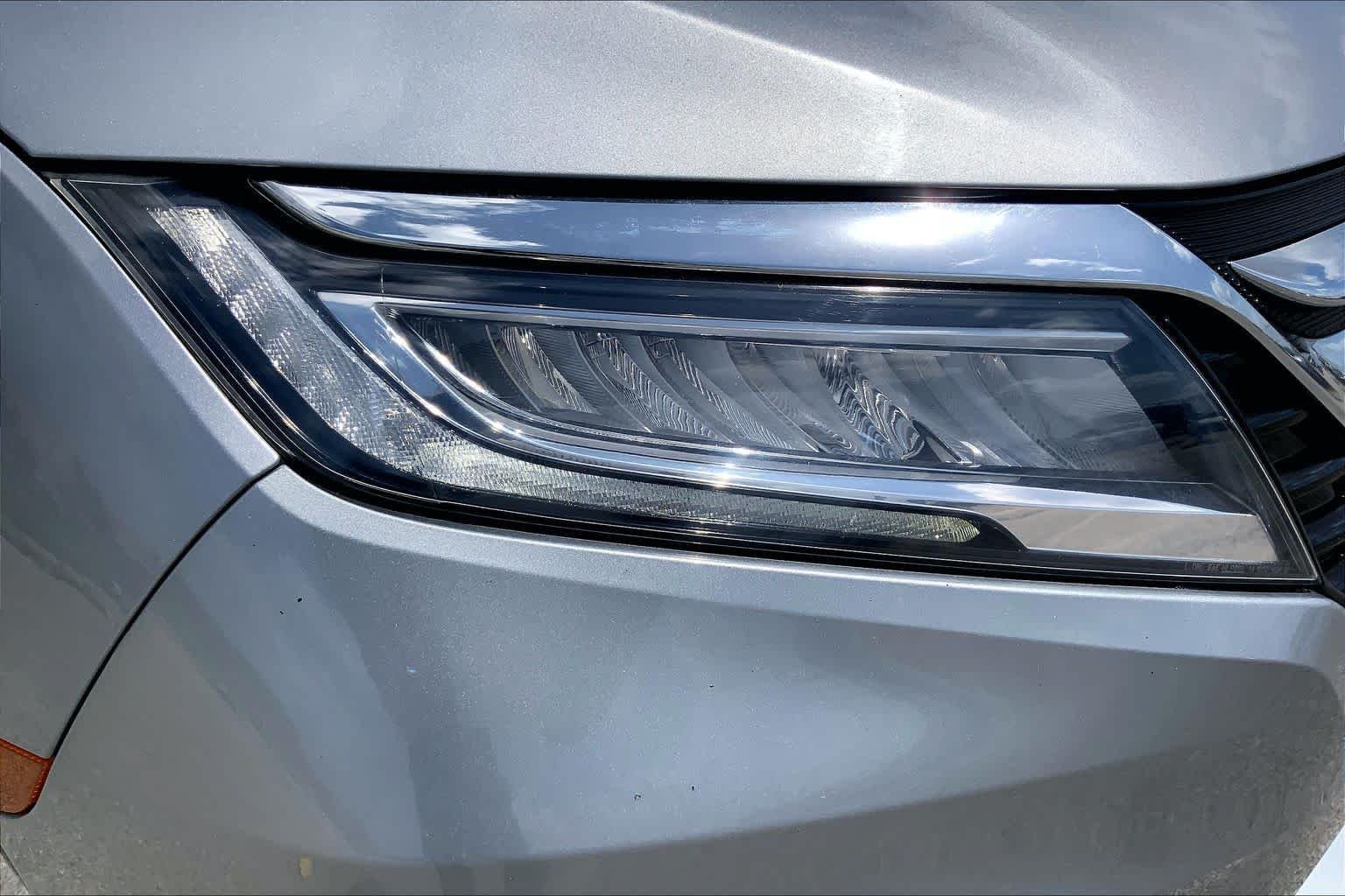 Used 2020 Lunar Silver Metallic Honda Elite image 27