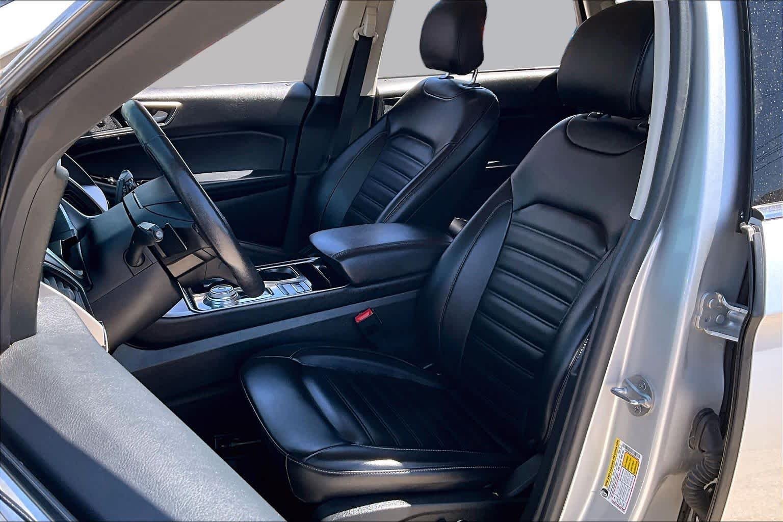 Used 2019 Ingot Silver Ford SEL image 8