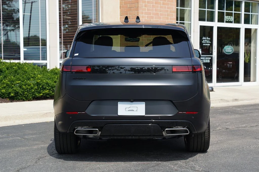 New 2026 Santorini Black Land Rover Dynamic SE image 5