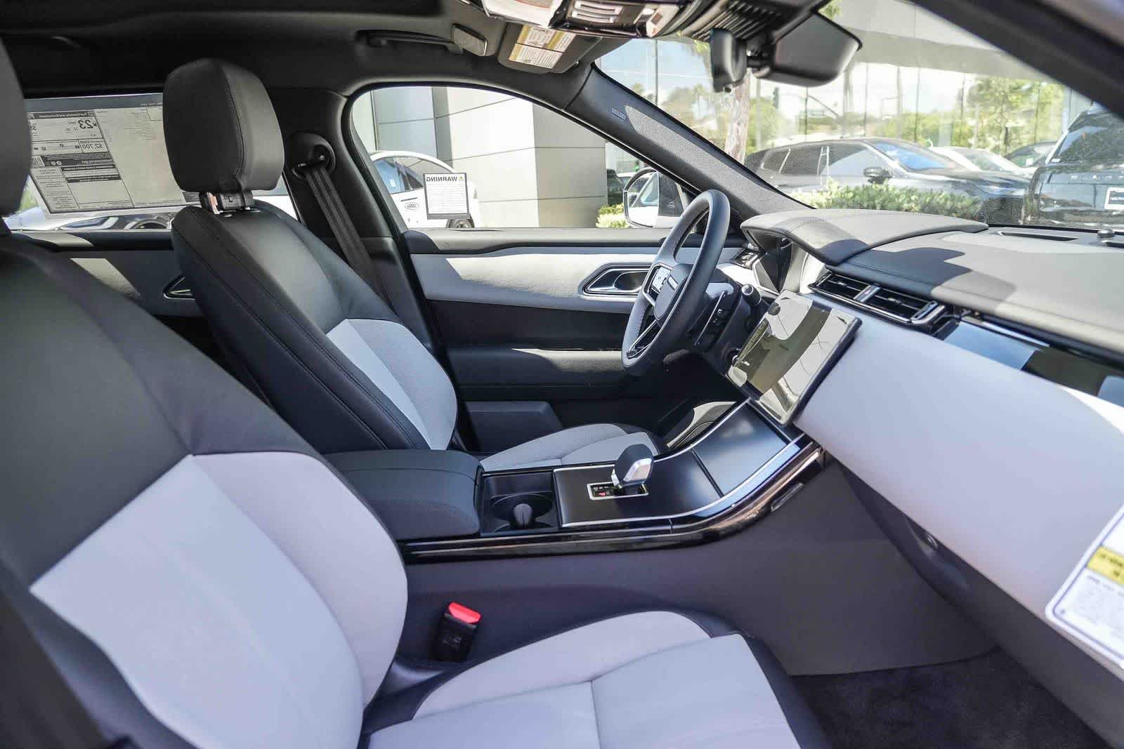 New 2026 Ostuni Pearl White Land Rover Dynamic SE image 16