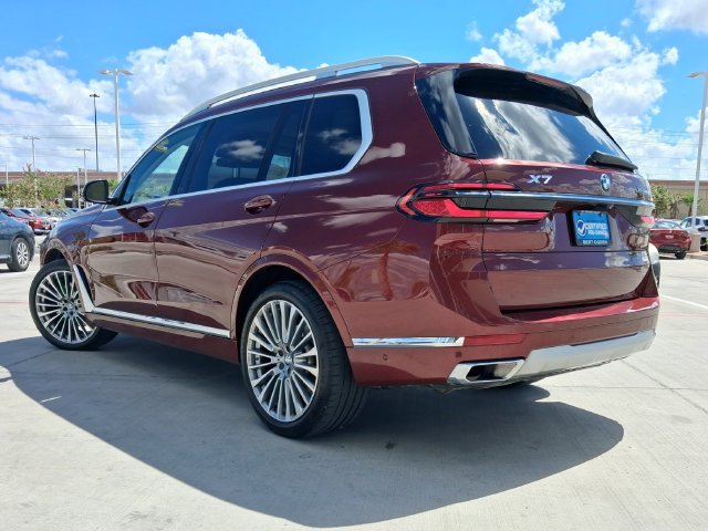 Used 2025 Red BMW xDrive40i image 5