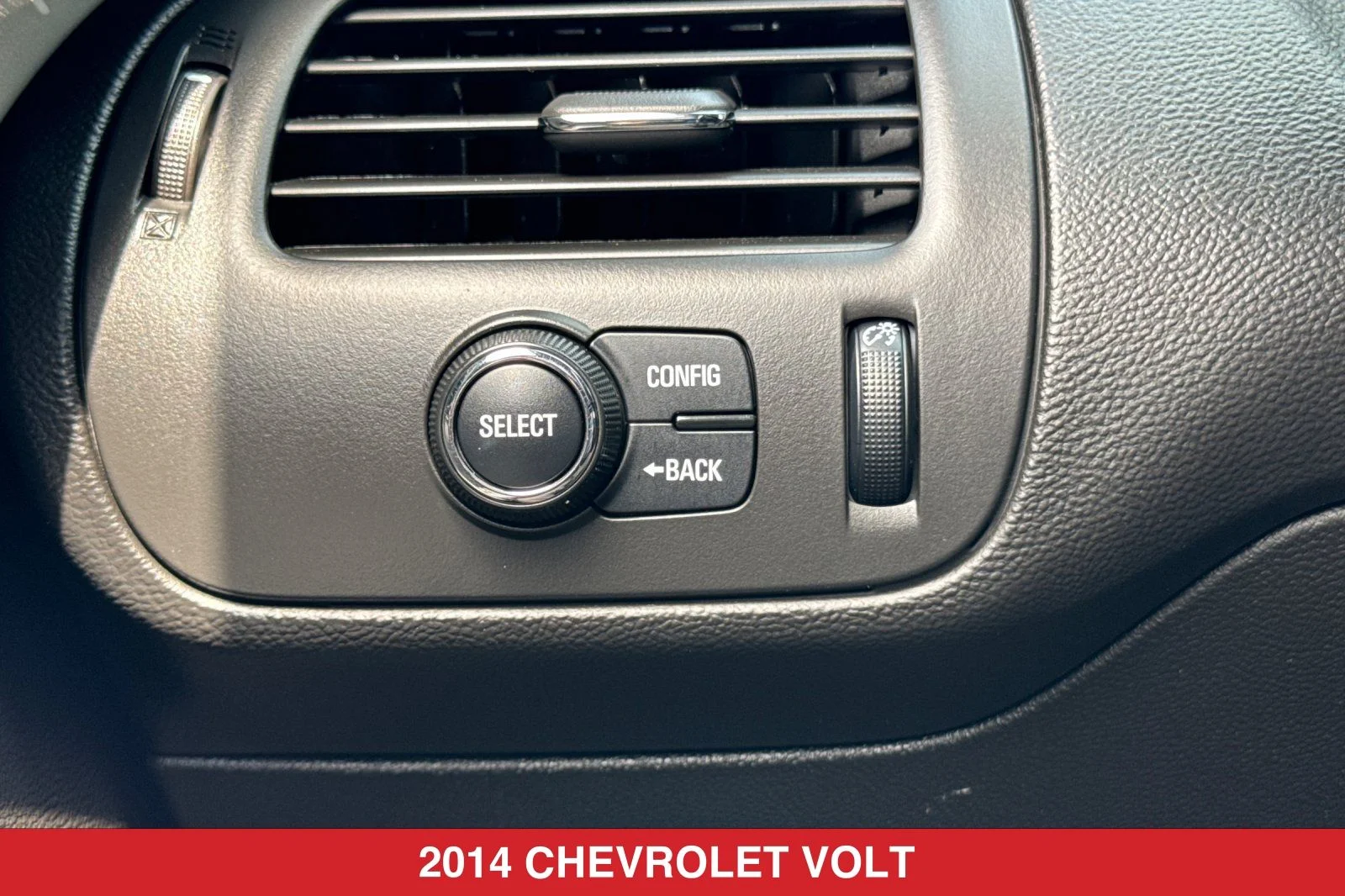 Used 2014 White Chevrolet Base image 28