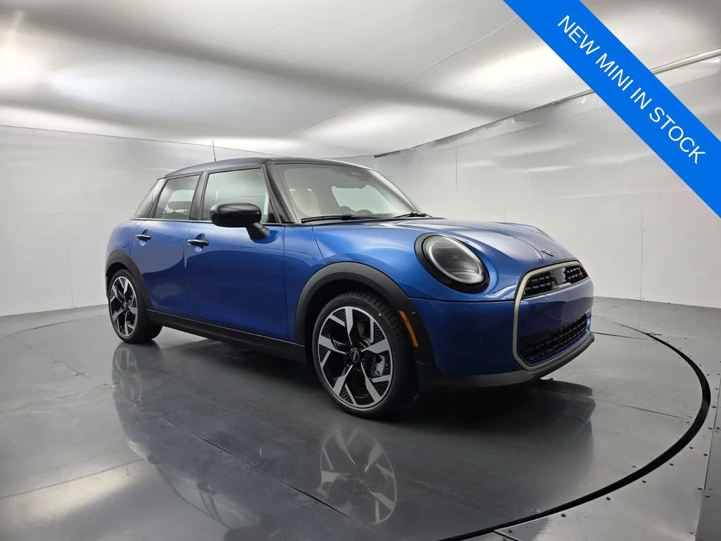 2026 MINI Hardtop Cooper S Signature's photo