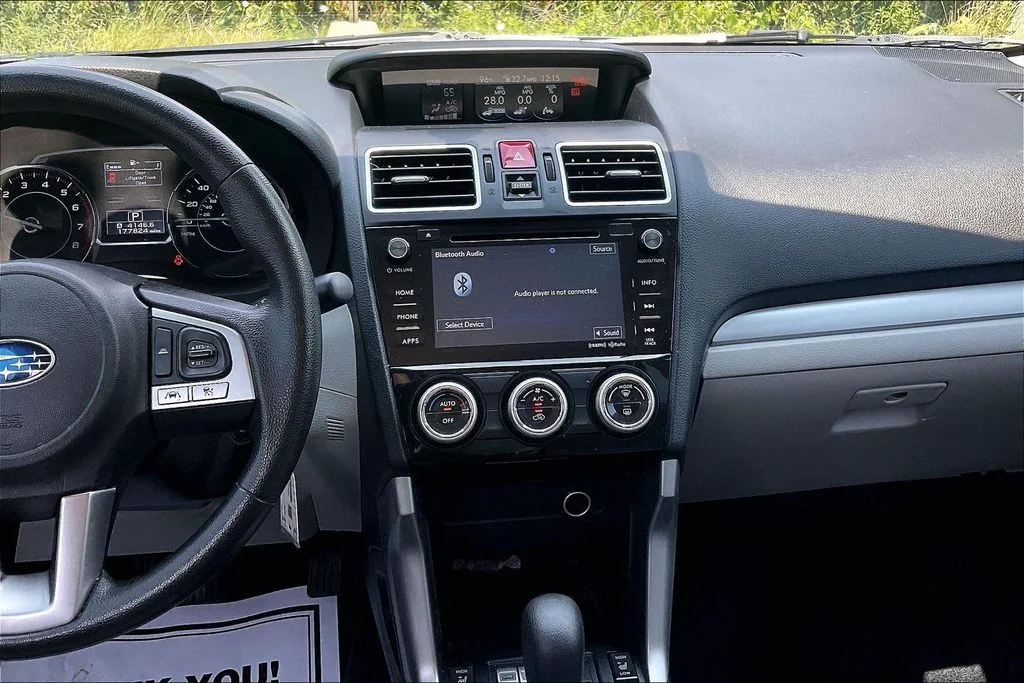 Used 2018 Blue Subaru 2.5i Premium image 5