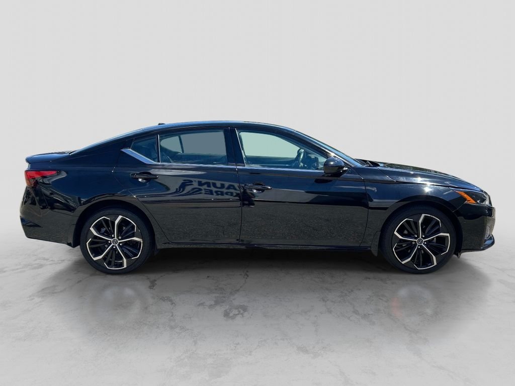 Used 2023 Black Nissan 2.5 SR image 6