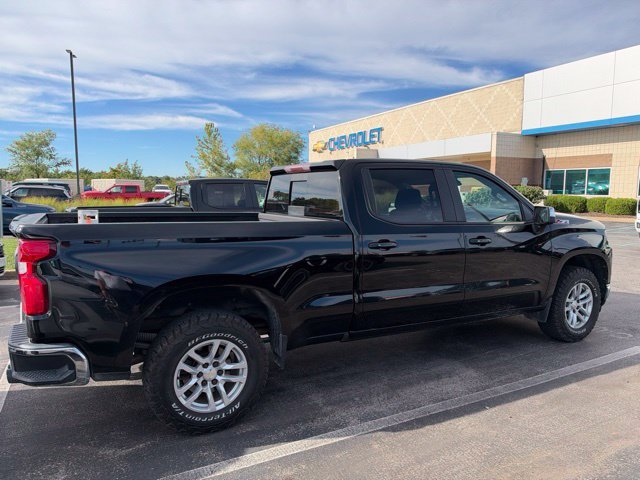 Used 2019 BLACK Chevrolet LT image 4