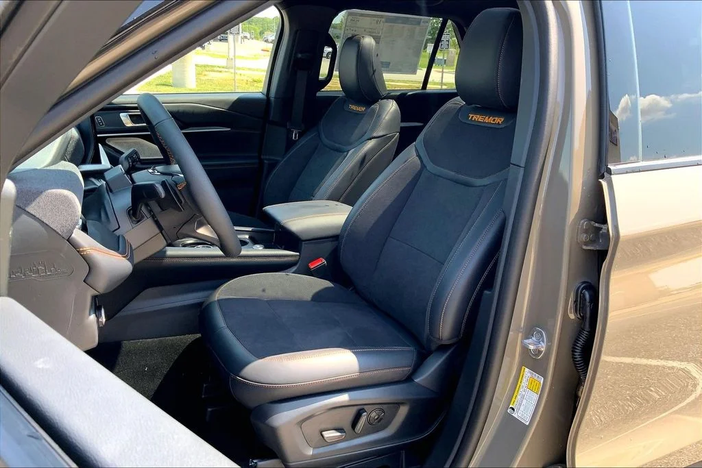 New 2026 Gray Ford Tremor image 9