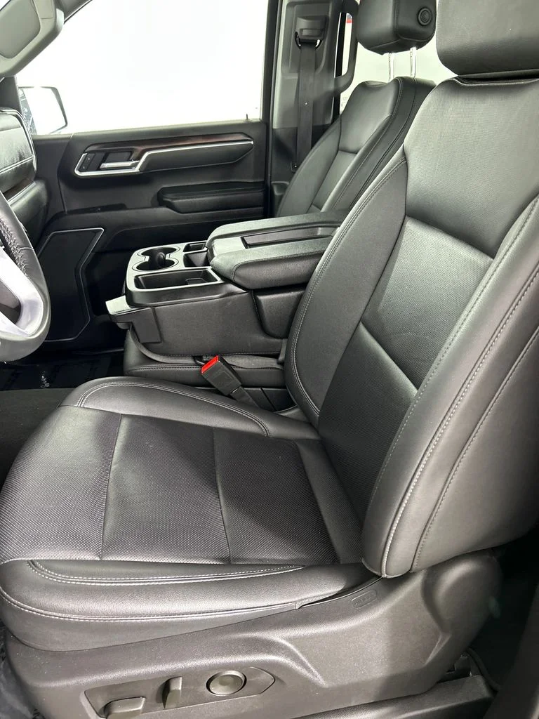 Used 2025 Silver GMC SLT image 14