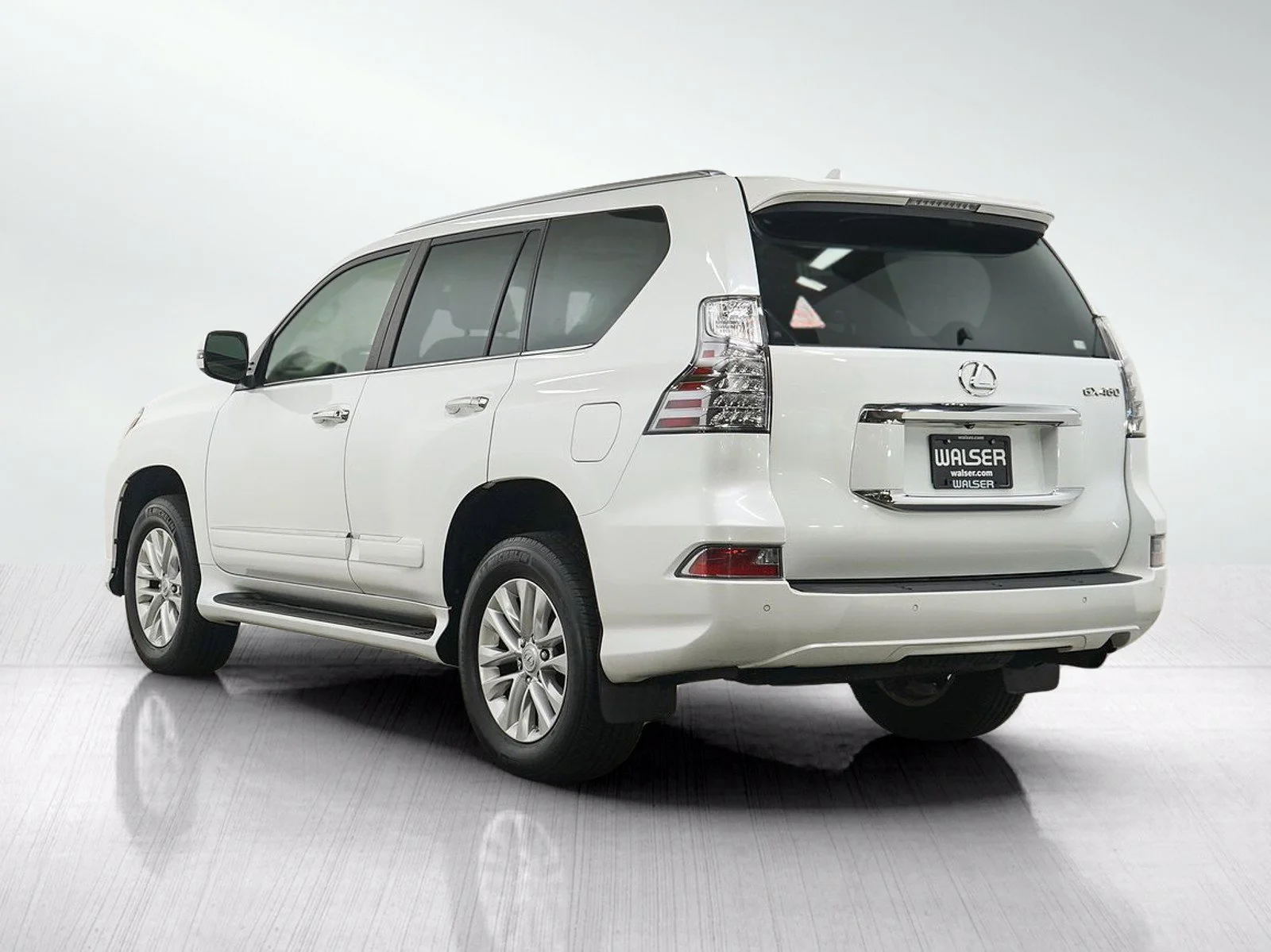 Used 2014 Starfire Pearl Lexus 4WD 4dr image 3