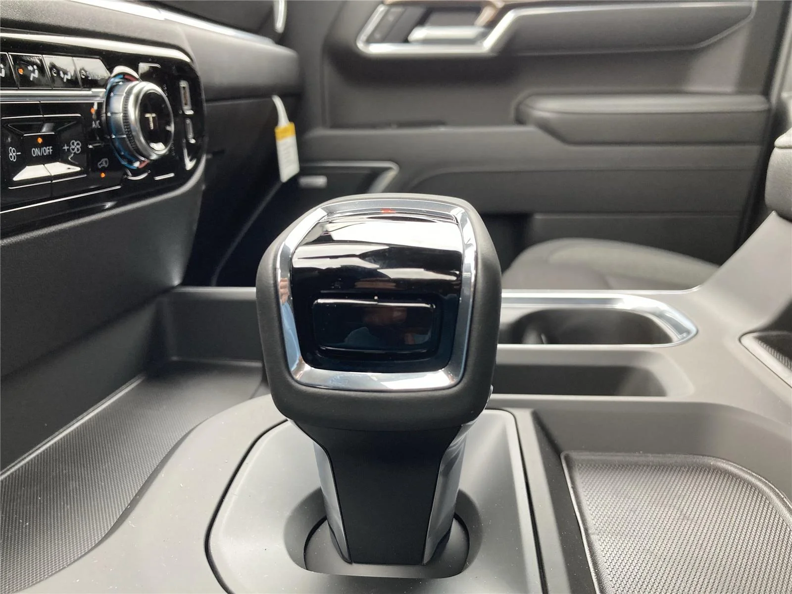 New 2026 Sterling Metallic GMC Elevation image 16