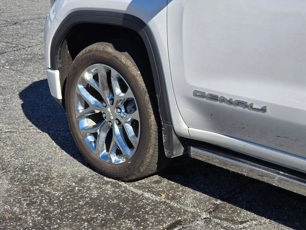 Used 2021 WHITE FROST TRICOAT GMC Denali image 20