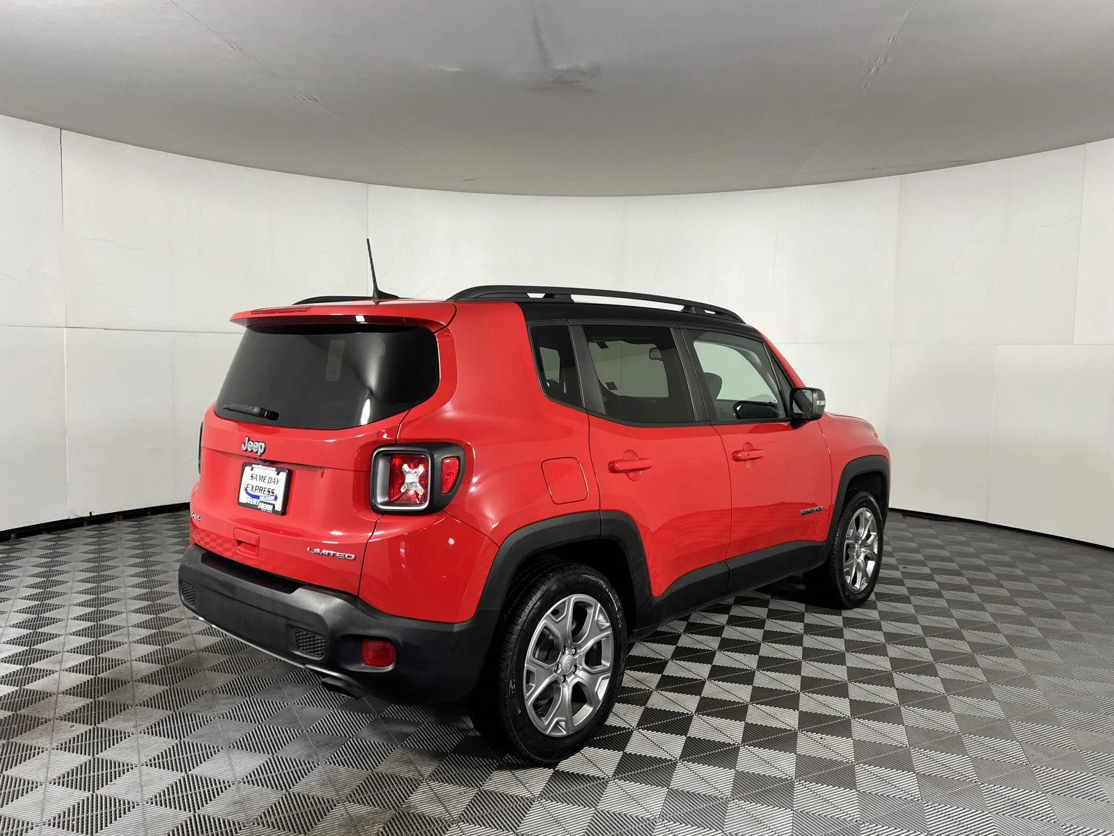 Used 2020 Colorado Red Clearcoat Jeep Limited image 9