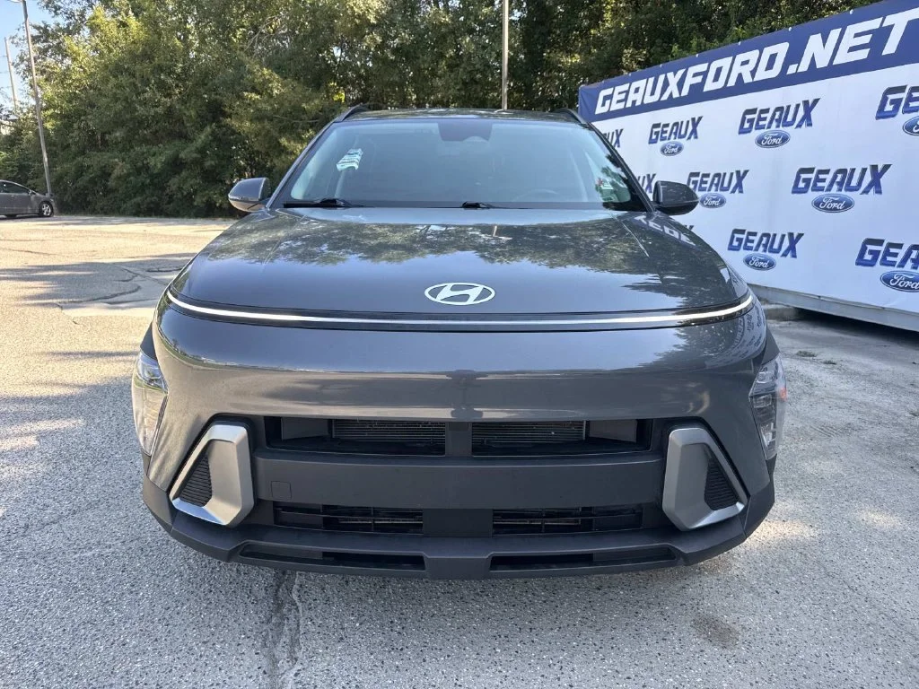 Used 2025 Gray Hyundai SEL image 5