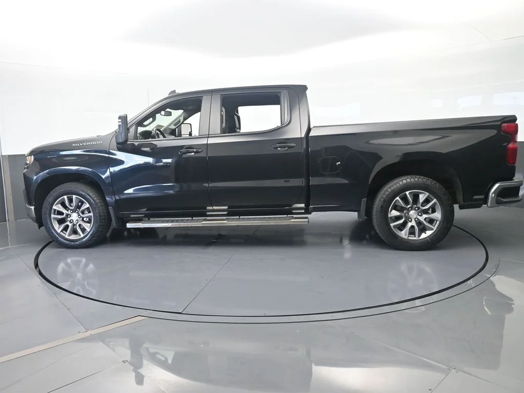 Used 2021 Black Chevrolet LT image 3