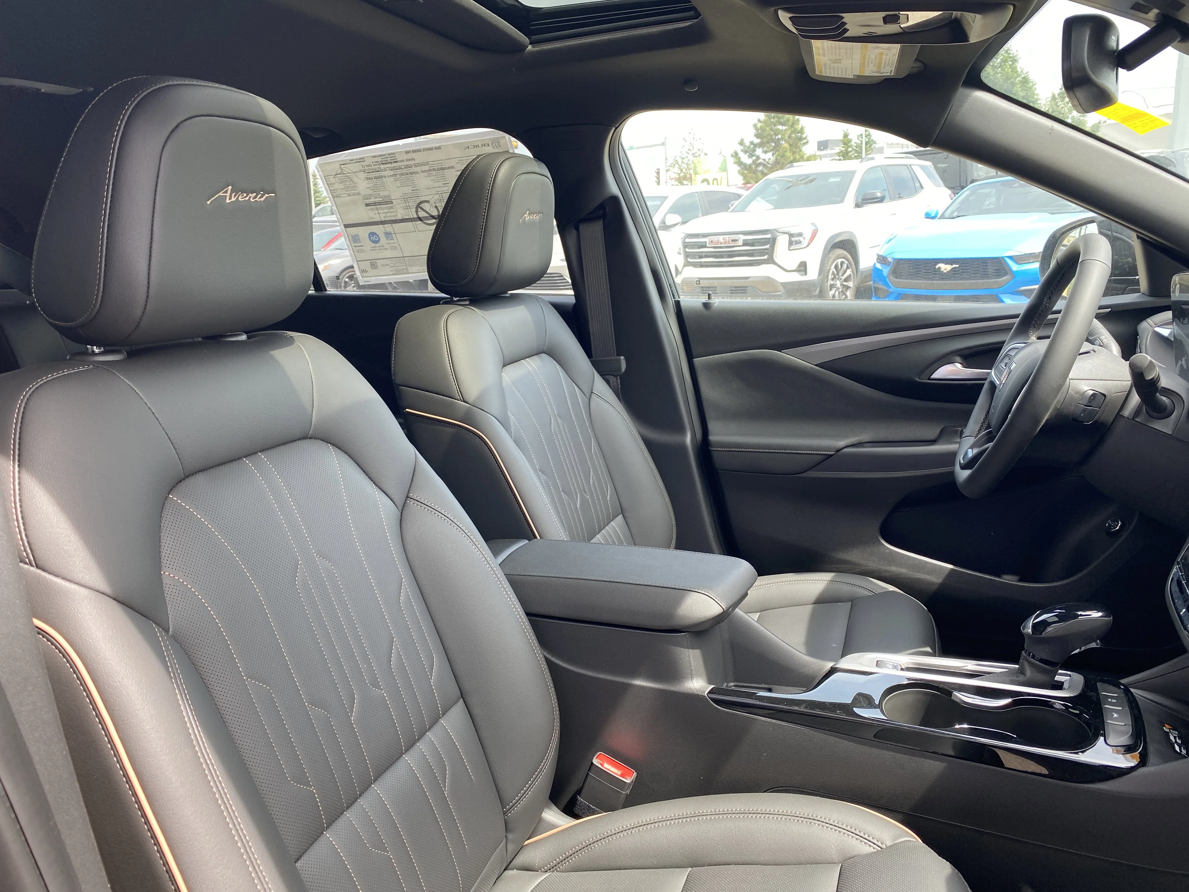 New 2026 EBONY TWILIGHT METALLIC Buick Avenir image 29
