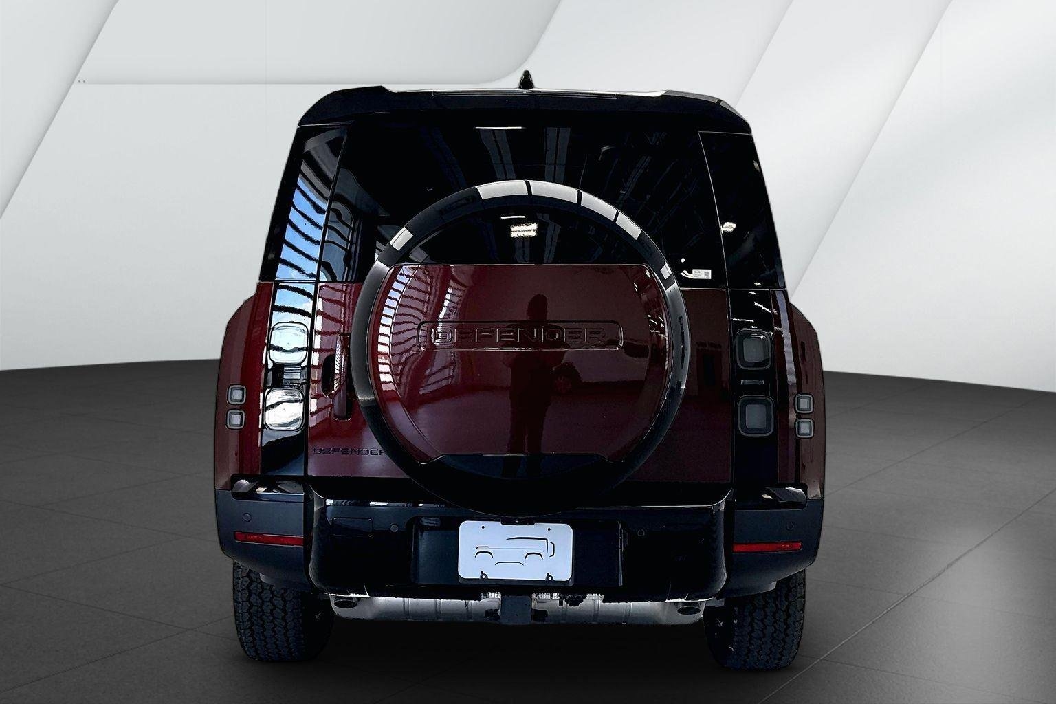 New 2026 Sedona Red Metallic Land Rover S image 7