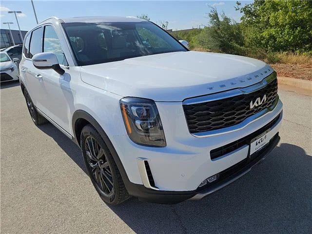 Certified Used 2022 Glacial White Pearl KIA SX Front-Wheel Drive image 5