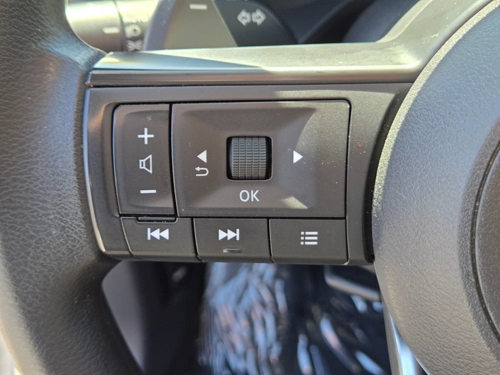 Used 2024 Glacier White Nissan S image 21