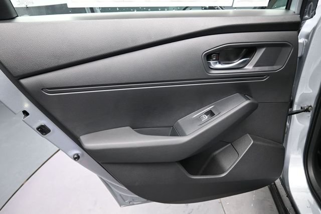 New 2026 Solar Silver Metallic Honda SE image 15