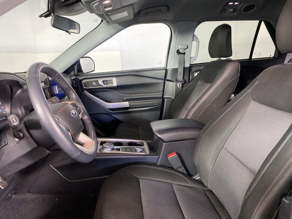Used 2023 Black Metallic Ford XLT image 8