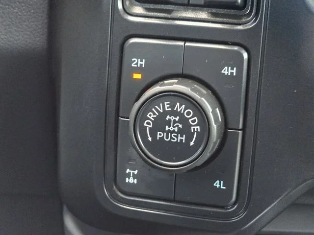 Used 2025 Avalanche Ford Lariat image 17