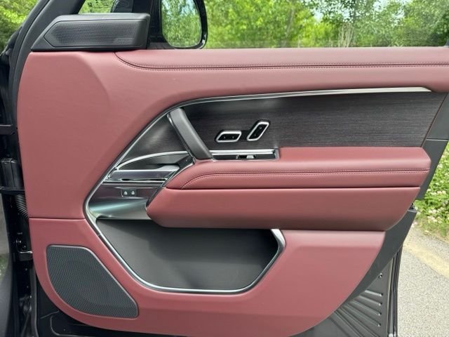 New 2026 Carpathian Grey LAND ROVER SE image 18