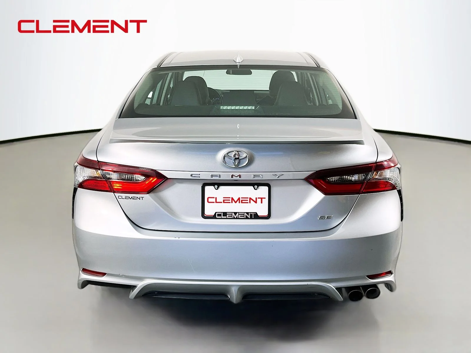 Used 2022 Silver Toyota SE image 7