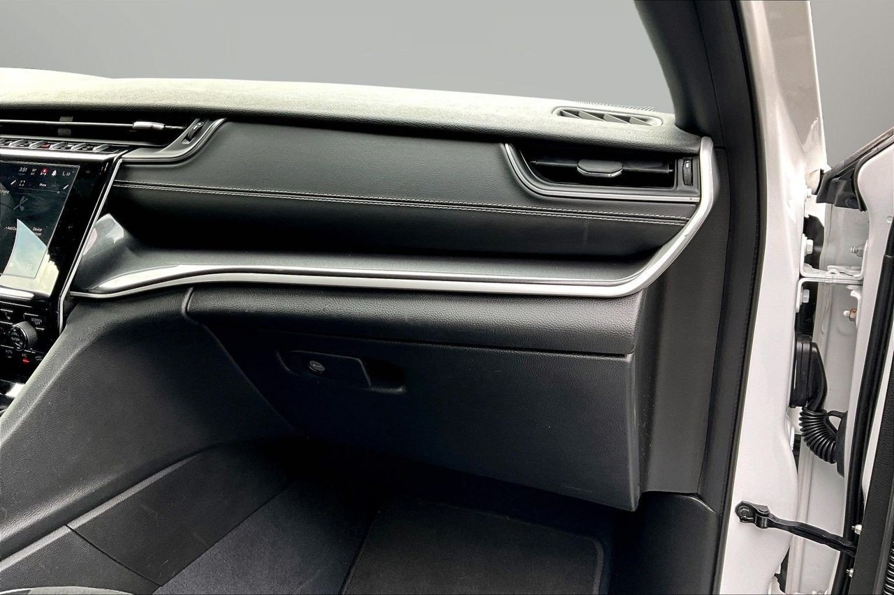 Used 2023 White Jeep Altitude X image 18