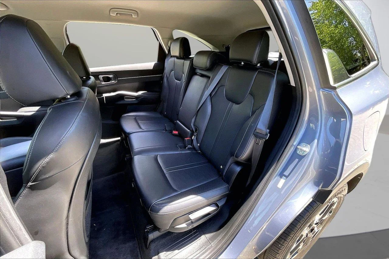 Certified Used 2024 Silver Kia S image 23