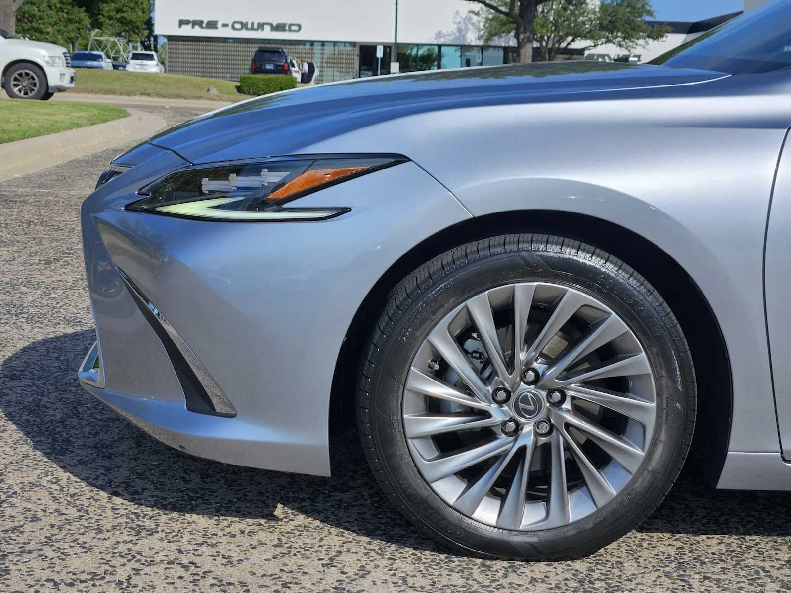 Certified Used 2022 IRIDIUM Lexus Ultra Luxury image 5