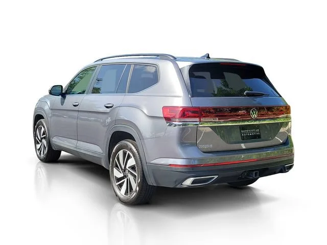 Used 2025 Gray Volkswagen 2.0T SE w/Technology image 3