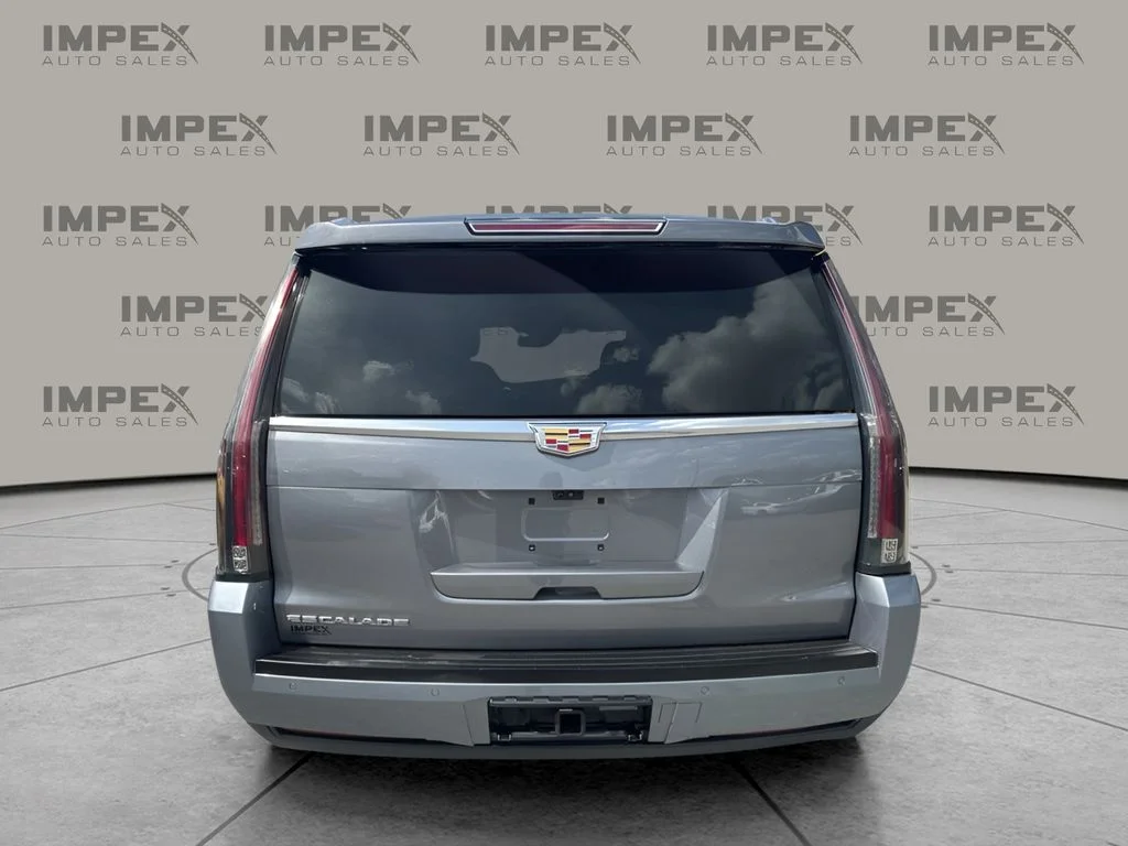 Used 2020 Gray Cadillac Luxury image 4