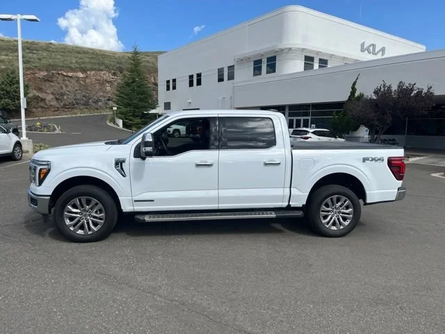 Used 2025 Oxford White Ford LARIAT image 12